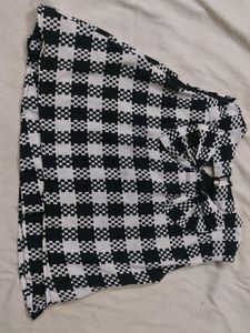 Black &amp; White | Crop Top
