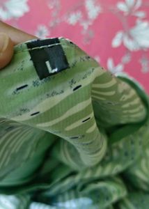 Green colur casual wear top perfect for everyday.