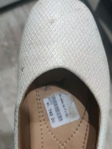 Off White With Golden Silver Bow Size 30 Age 4-6 Years Girls Balley