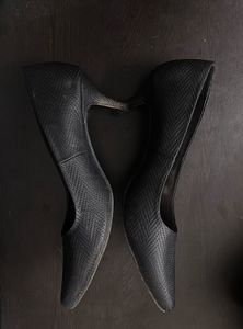 Bata Black Pumps