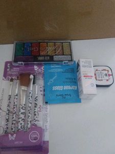 Makeup Brush Set with Eyeshadow &amp; More