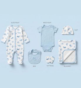 NEW!! 6 pc New Born baby clothing Gift set