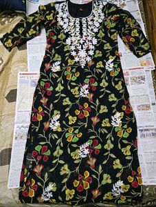 Beautiful Floral Embroidered Kurta