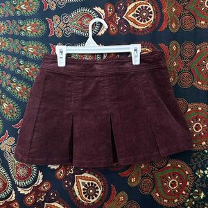 Chic Burgundy Mini Skirt