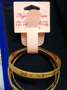 Exquisite Gold Tone Bangle Set
