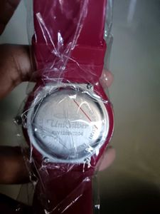 🇯🇵Stylish Red Analog Watch with Fun Numbers