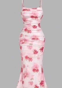 Chic Floral Ruched Midi Dress