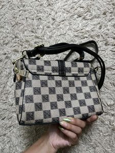 Chic Checkered Crossbody Bag