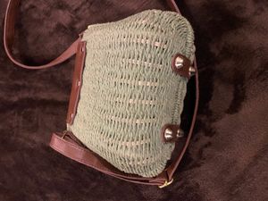 Stylish Woven Crossbody Bag with Tassels