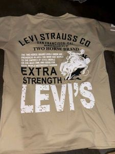 Levi's Tan Graphic T-Shirt