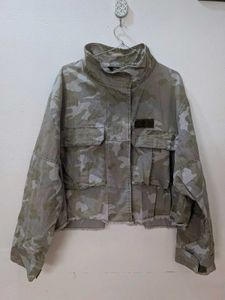 Camo Cropped Utility Jacket