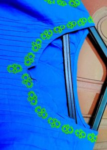 💙Blue Shuttle Flower Embroidered Kurta