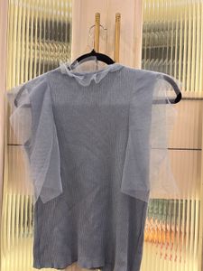 Cute Blue &amp; White Gingham Knit Top