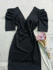 Chic Black Puff Sleeve V-Neck Dress