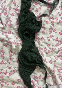 green and red lacy bras💕