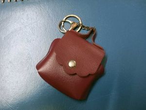 earbuds holder + keychain