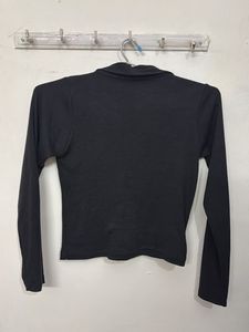 Black Collared Long Sleeve Crop Top