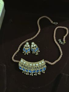 Elegant Gold Tone Necklace &amp; Earring Set