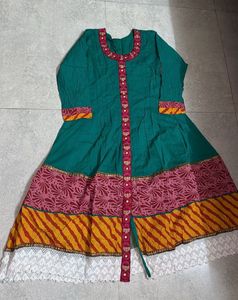 Green Embroidered Cotton Kurta
