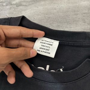 VETEMENTS T-Shirt