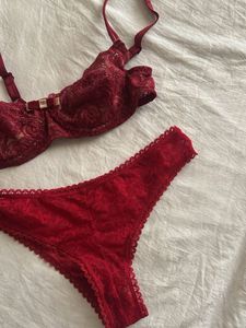 Lace Bra and Panty Set