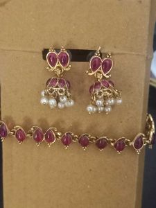 Traditional Indian Necklace &amp; Earrings Set