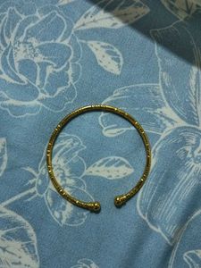 Elegant Gold Bangle Bracelet