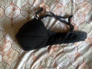 Push-up Bra 4 pice are available