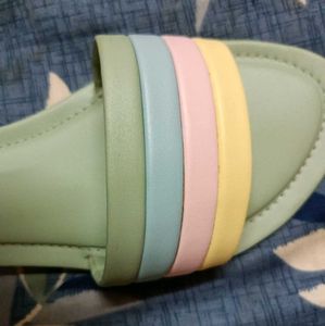 PRICEDROP!!!!!!MULTICOLOUR FLATS