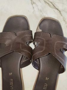 Stylish Women's Slides - Comfortable &amp; Chic