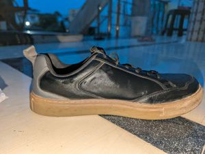 Men's Black Sneakers
