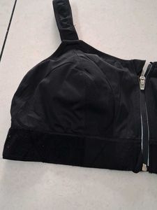 4XL Black Front Zip Sports Bra