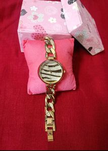 Elegant Gold Chain Women's Watch