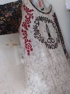 XXL Elegant Cream &amp; Black Printed Ethnic Gown