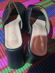 Chic Black Platform Wedge Sandals