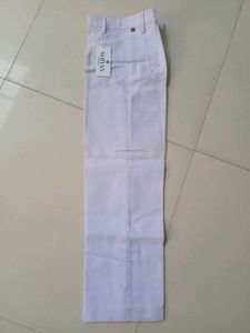 white pant