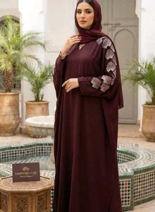 Maroon Embroidered kaftan abaya with dupatta