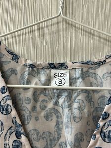 Elegant Blue &amp; White Floral Print Vest