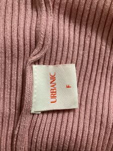 Urbanic Dusty Pink Ribbed Turtleneck Top – Sheer M