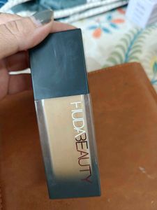 Huda beauty foundation