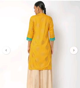 Avaasa Mustard Yellow Printed Straight Kurti⭐