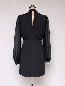 Chic Black Cutout Neckline Dress