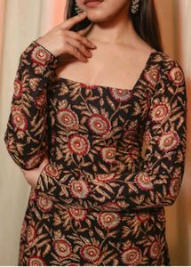 Beautiful Floral Print Kurta