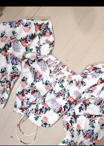 Floral Print Puff Sleeve Top