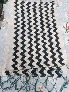 Elegant Black & White Geometric Pattern stole