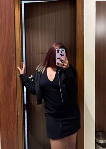 Chic Black Sleeveless Button-Down Dress