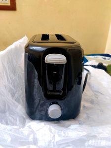 Black 2-Slice Toaster