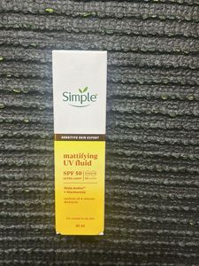 Simple Mattifying UV Fluid SPF 50