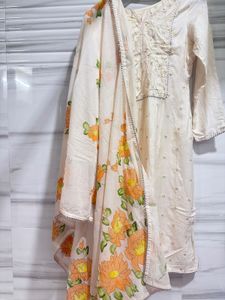Elegant Cream Embroidered Kurta