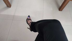 🖤 Elegant Black Strappy Heels for Sale 🖤